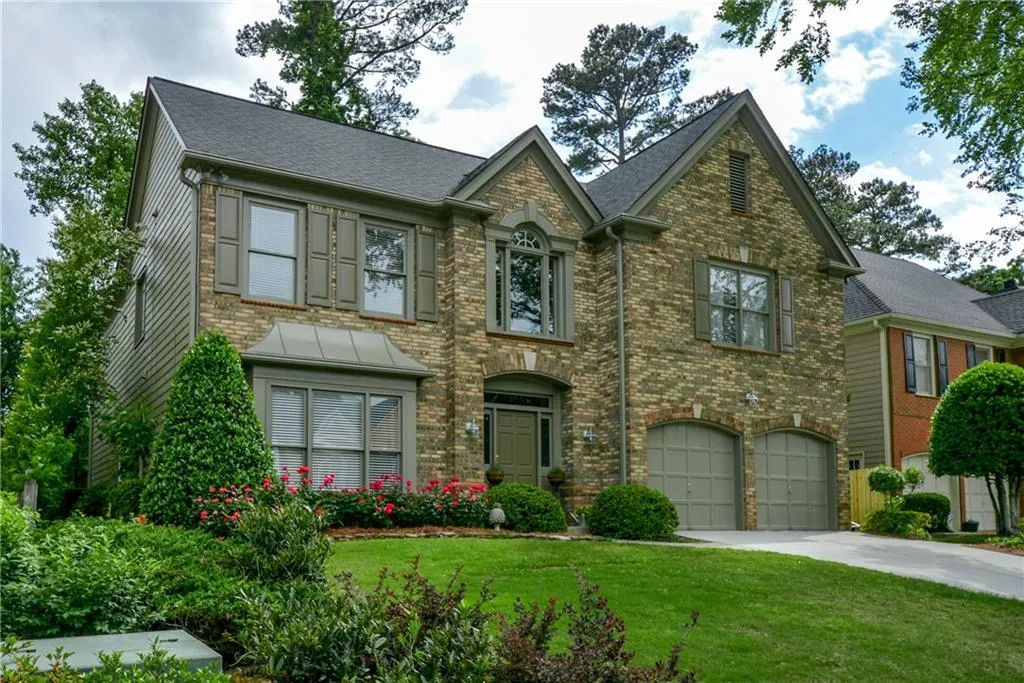 715 Glenridge Close Drive, Sandy Springs, Georgia 30328, 4 Bedrooms Bedrooms, ,2 BathroomsBathrooms,Residential,Sold,715 Glenridge Close Drive,5685947