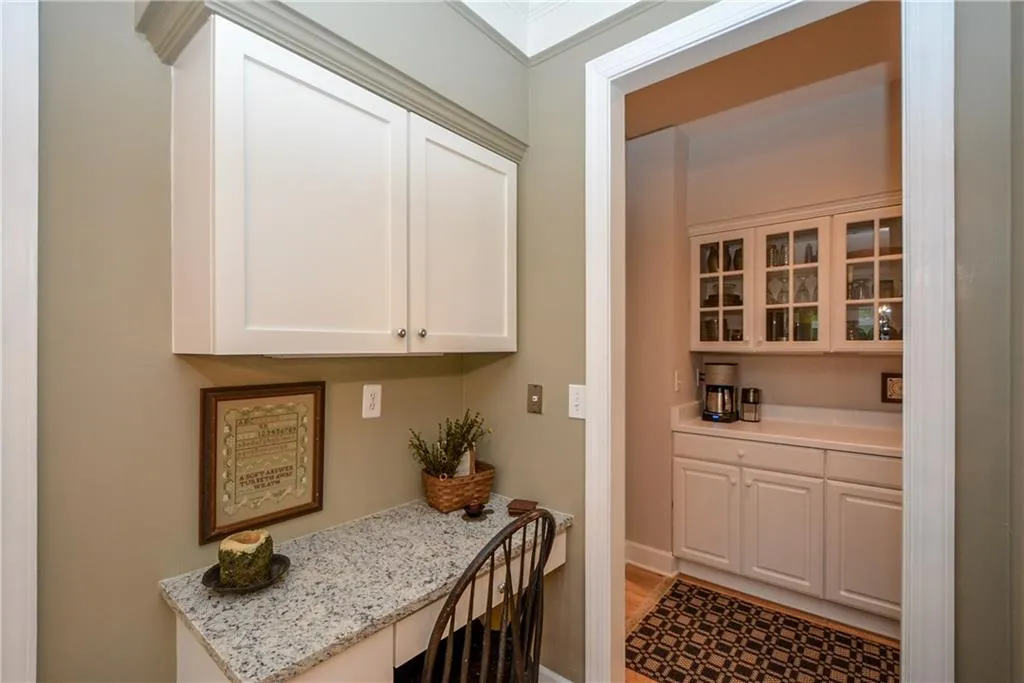 715 Glenridge Close Drive, Sandy Springs, Georgia 30328, 4 Bedrooms Bedrooms, ,2 BathroomsBathrooms,Residential,Sold,715 Glenridge Close Drive,5685947