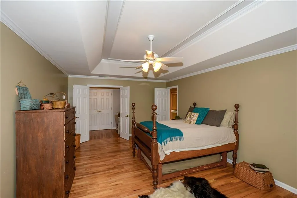715 Glenridge Close Drive, Sandy Springs, Georgia 30328, 4 Bedrooms Bedrooms, ,2 BathroomsBathrooms,Residential,Sold,715 Glenridge Close Drive,5685947