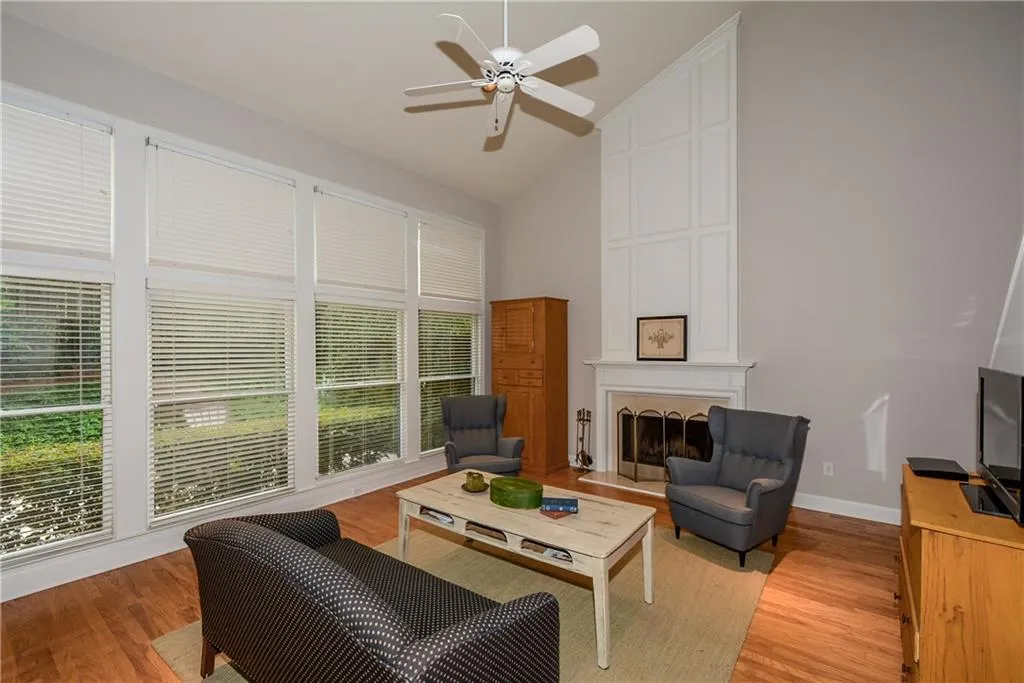 715 Glenridge Close Drive, Sandy Springs, Georgia 30328, 4 Bedrooms Bedrooms, ,2 BathroomsBathrooms,Residential,Sold,715 Glenridge Close Drive,5685947