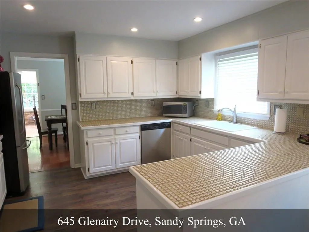 645 Glenairy Drive, Sandy Springs, Georgia 30328, 4 Bedrooms Bedrooms, ,2 BathroomsBathrooms,Residential,Sold,645 Glenairy Drive,5689962