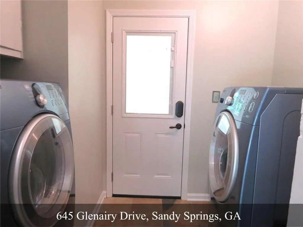 645 Glenairy Drive, Sandy Springs, Georgia 30328, 4 Bedrooms Bedrooms, ,2 BathroomsBathrooms,Residential,Sold,645 Glenairy Drive,5689962