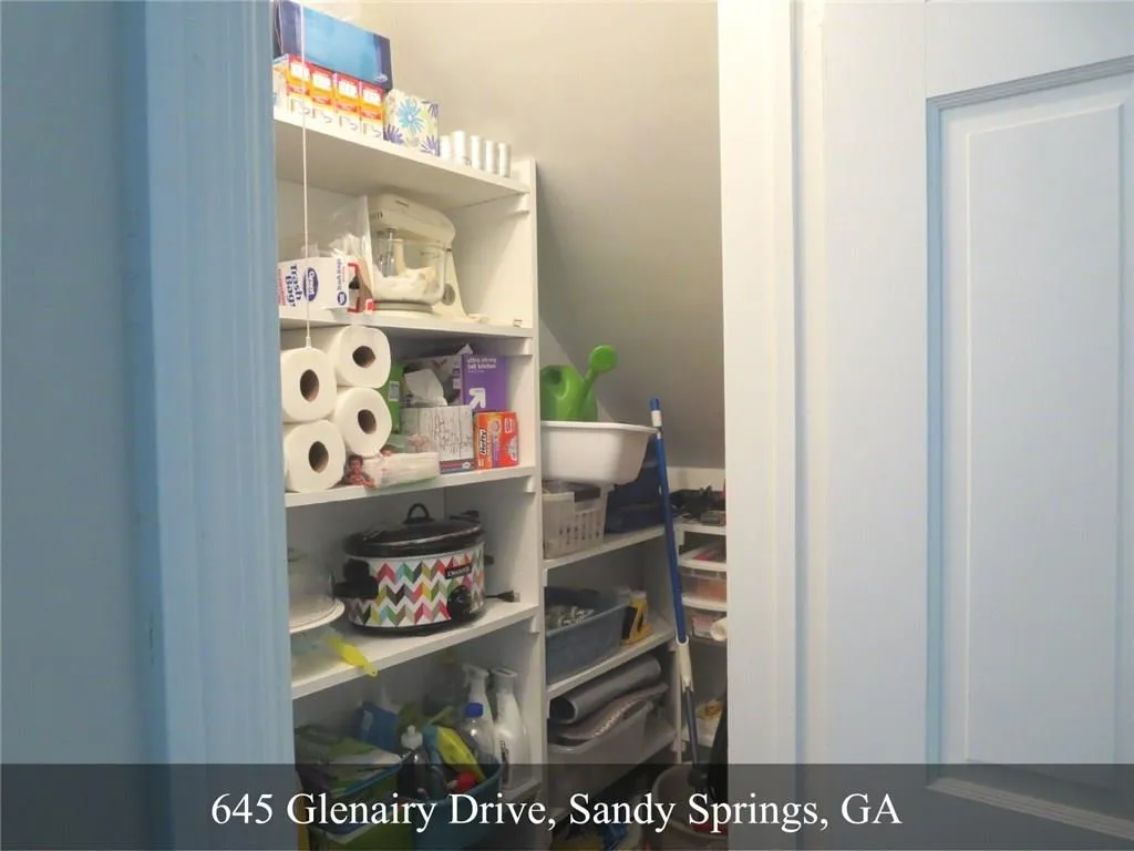 645 Glenairy Drive, Sandy Springs, Georgia 30328, 4 Bedrooms Bedrooms, ,2 BathroomsBathrooms,Residential,Sold,645 Glenairy Drive,5689962