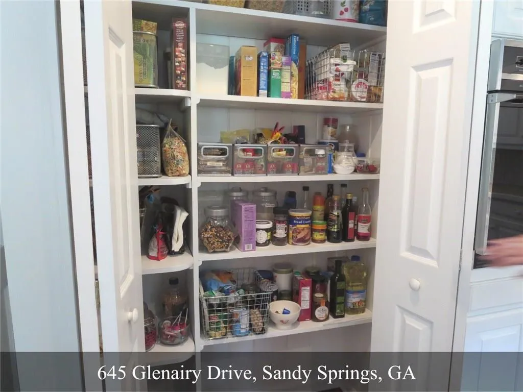 645 Glenairy Drive, Sandy Springs, Georgia 30328, 4 Bedrooms Bedrooms, ,2 BathroomsBathrooms,Residential,Sold,645 Glenairy Drive,5689962