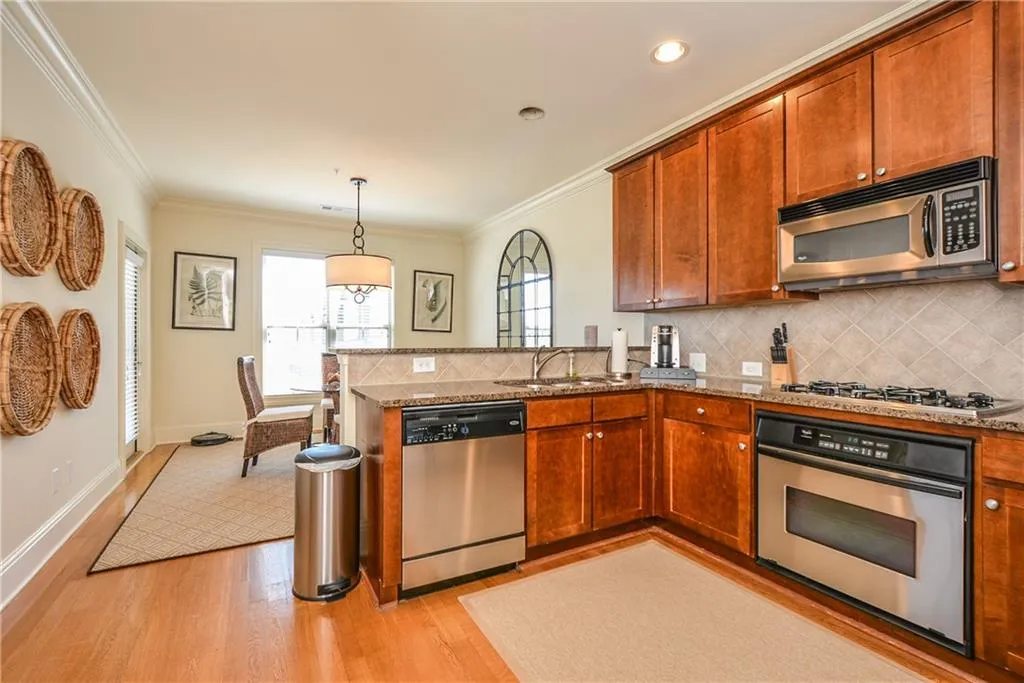 274 Le Gran Bend, Sandy Springs, Georgia 30328, 2 Bedrooms Bedrooms, ,2 BathroomsBathrooms,Residential,Sold,274 Le Gran Bend,6541882