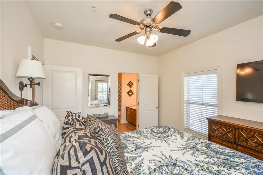 274 Le Gran Bend, Sandy Springs, Georgia 30328, 2 Bedrooms Bedrooms, ,2 BathroomsBathrooms,Residential,Sold,274 Le Gran Bend,6541882