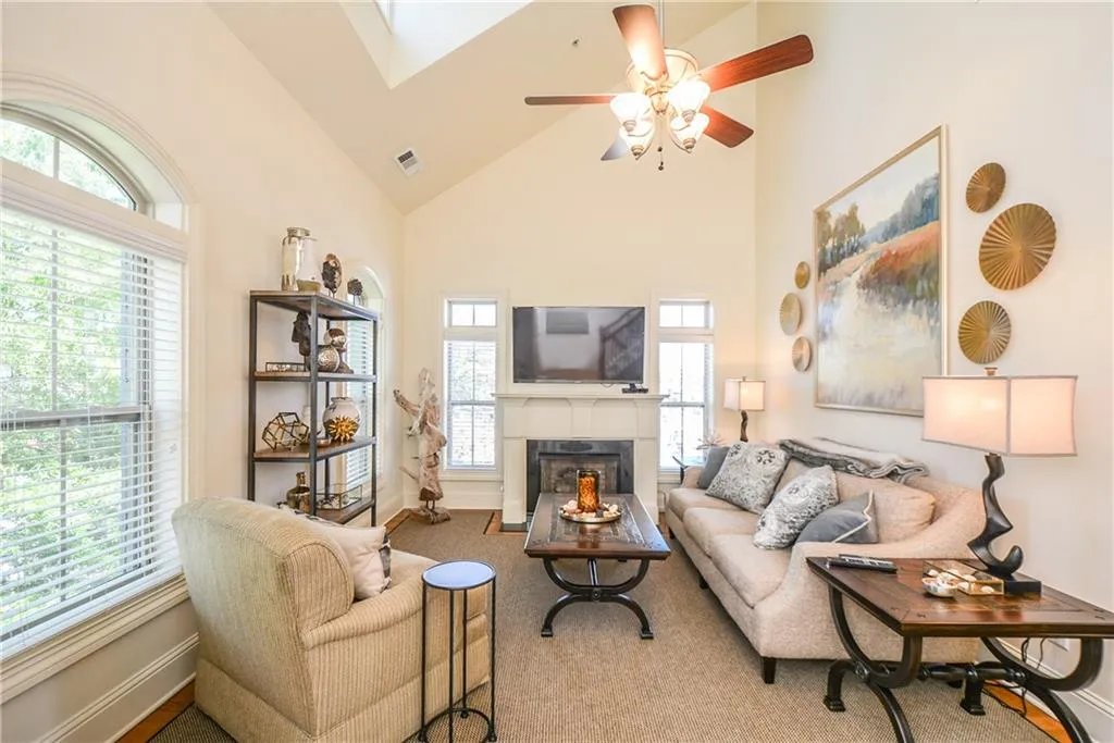 274 Le Gran Bend, Sandy Springs, Georgia 30328, 2 Bedrooms Bedrooms, ,2 BathroomsBathrooms,Residential,Sold,274 Le Gran Bend,6541882