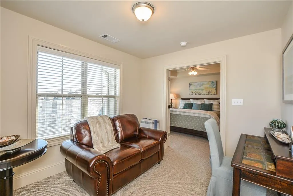 274 Le Gran Bend, Sandy Springs, Georgia 30328, 2 Bedrooms Bedrooms, ,2 BathroomsBathrooms,Residential,Sold,274 Le Gran Bend,6541882