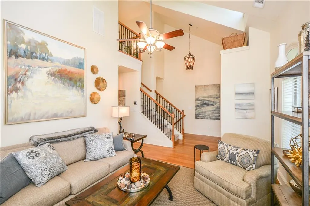 274 Le Gran Bend, Sandy Springs, Georgia 30328, 2 Bedrooms Bedrooms, ,2 BathroomsBathrooms,Residential,Sold,274 Le Gran Bend,6541882