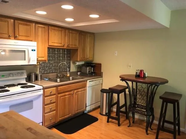 4091 Chastain Park Drive Ne Bldg 4, Atlanta, Georgia 30342, 1 Bedroom Bedrooms, ,1 BathroomBathrooms,Residential,Sold,4091 Chastain Park Drive Ne Bldg 4,6000321