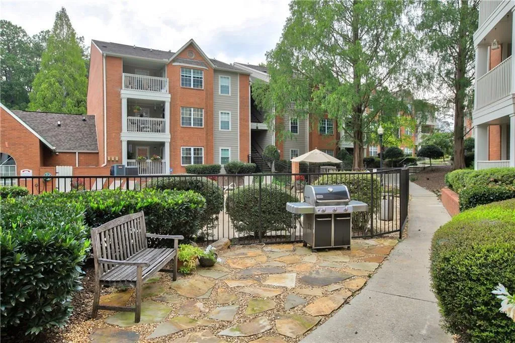4091 Chastain Park Drive Ne Bldg 4, Atlanta, Georgia 30342, 1 Bedroom Bedrooms, ,1 BathroomBathrooms,Residential,Sold,4091 Chastain Park Drive Ne Bldg 4,6000321
