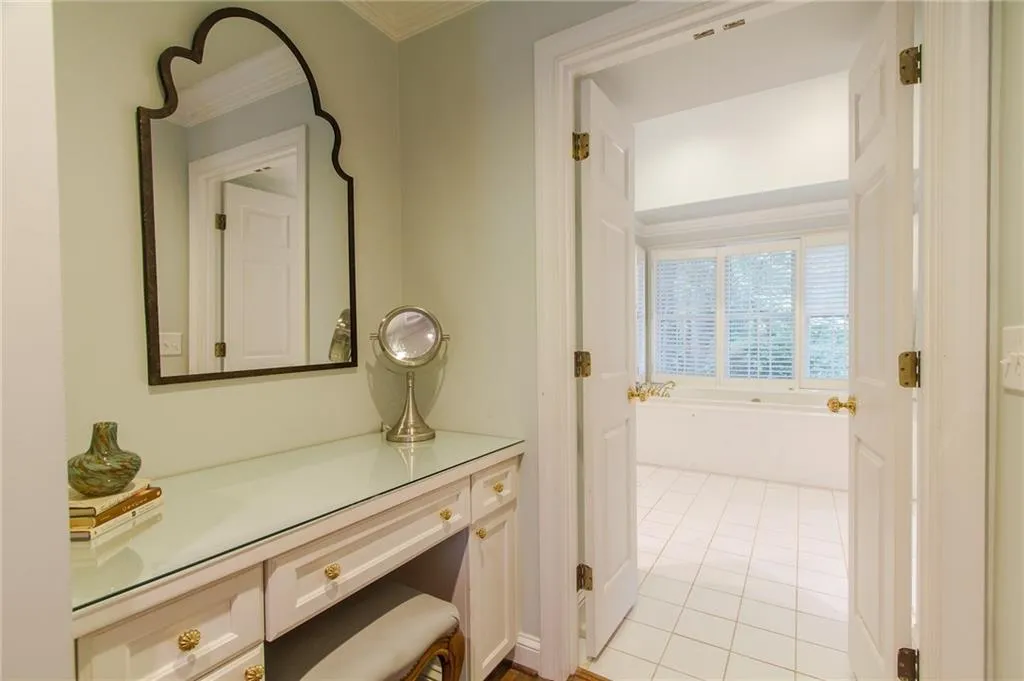 685 Starlight Lane, Atlanta, Georgia 30342, 5 Bedrooms Bedrooms, ,4 BathroomsBathrooms,Residential,Sold,685 Starlight Lane,5691579