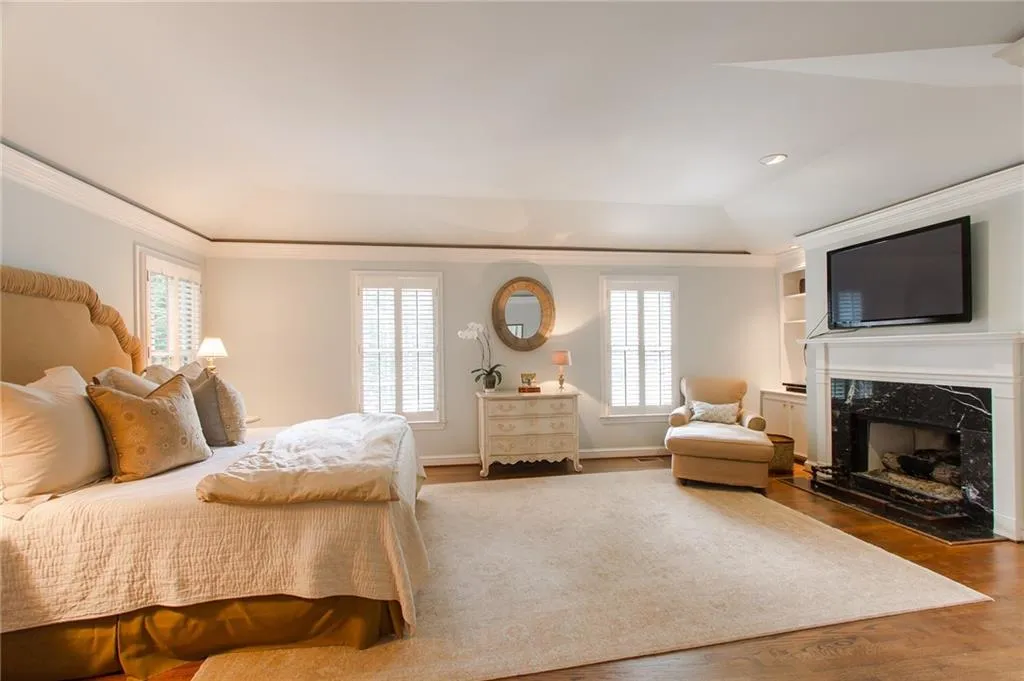 685 Starlight Lane, Atlanta, Georgia 30342, 5 Bedrooms Bedrooms, ,4 BathroomsBathrooms,Residential,Sold,685 Starlight Lane,5691579