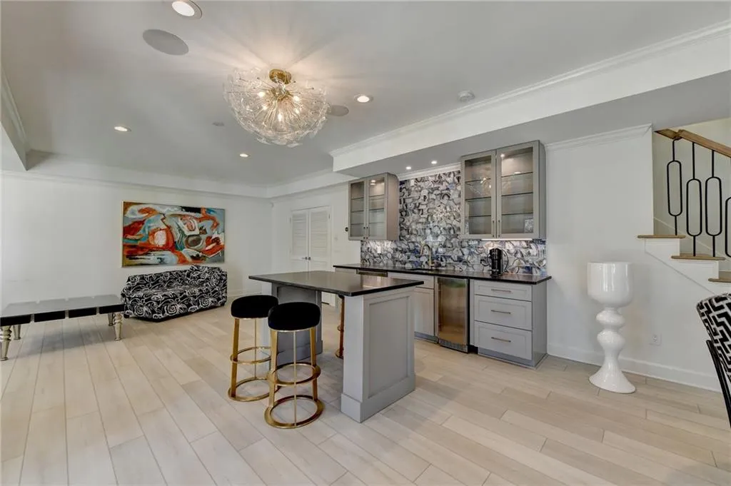 670 Mount Paran Road, Atlanta, Georgia 30327, 5 Bedrooms Bedrooms, ,4 BathroomsBathrooms,Residential,Sold,670 Mount Paran Road,7355332