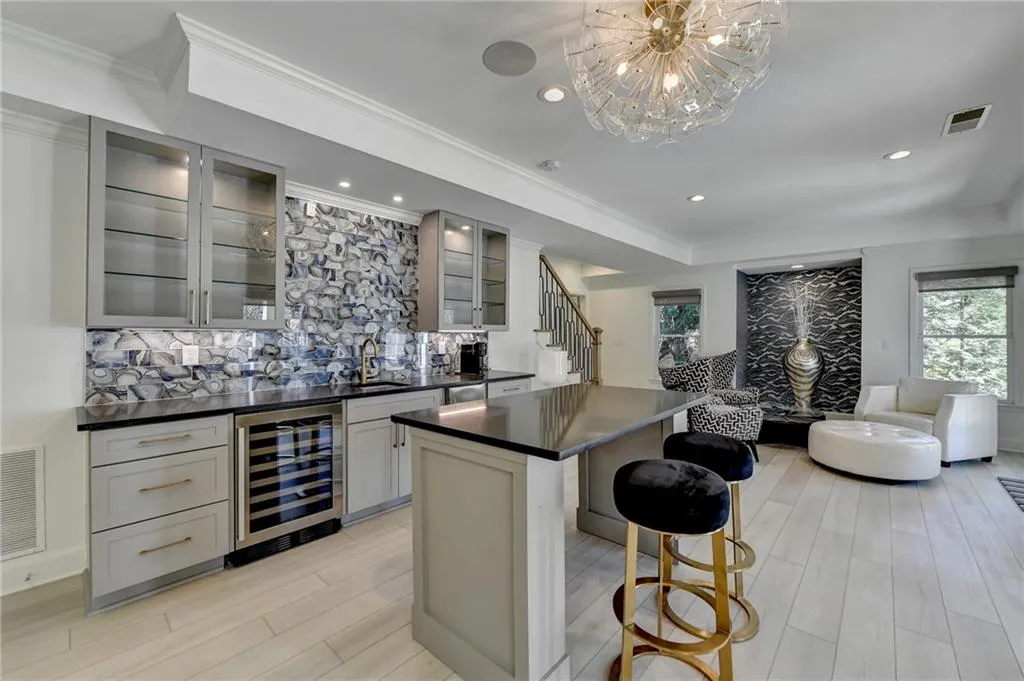 670 Mount Paran Road, Atlanta, Georgia 30327, 5 Bedrooms Bedrooms, ,4 BathroomsBathrooms,Residential,Sold,670 Mount Paran Road,7355332