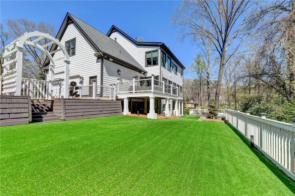 670 Mount Paran Road, Atlanta, Georgia 30327, 5 Bedrooms Bedrooms, ,4 BathroomsBathrooms,Residential,Sold,670 Mount Paran Road,7355332