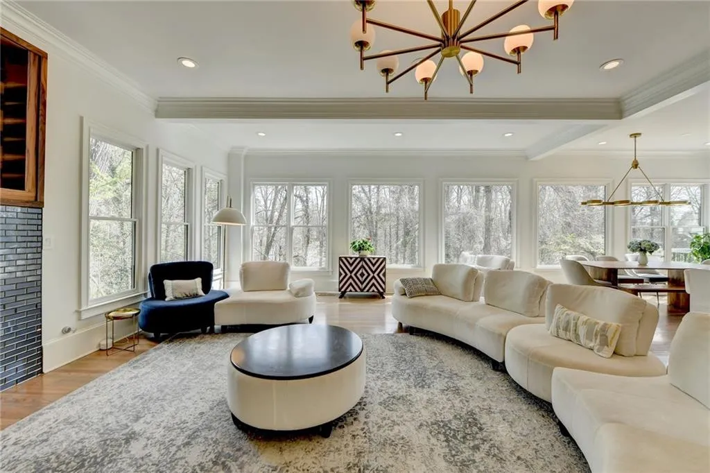 670 Mount Paran Road, Atlanta, Georgia 30327, 5 Bedrooms Bedrooms, ,4 BathroomsBathrooms,Residential,Sold,670 Mount Paran Road,7355332