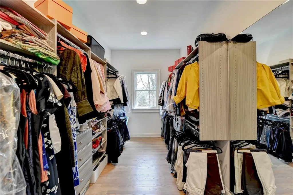 670 Mount Paran Road, Atlanta, Georgia 30327, 5 Bedrooms Bedrooms, ,4 BathroomsBathrooms,Residential,Sold,670 Mount Paran Road,7355332