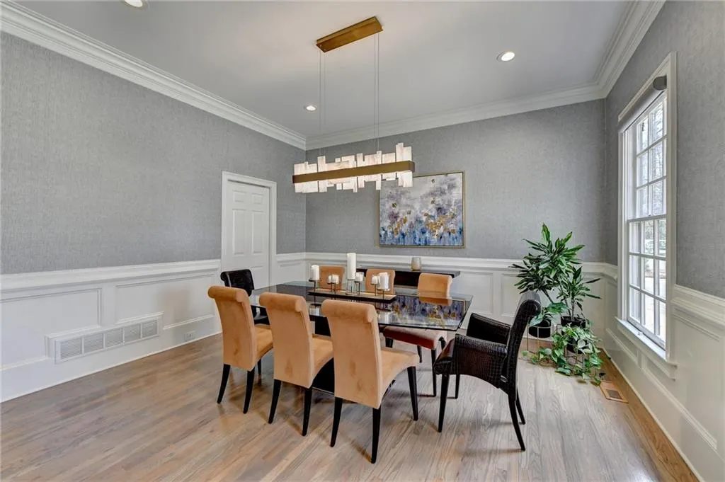 670 Mount Paran Road, Atlanta, Georgia 30327, 5 Bedrooms Bedrooms, ,4 BathroomsBathrooms,Residential,Sold,670 Mount Paran Road,7355332