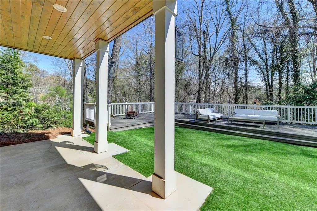 670 Mount Paran Road, Atlanta, Georgia 30327, 5 Bedrooms Bedrooms, ,4 BathroomsBathrooms,Residential,Sold,670 Mount Paran Road,7355332