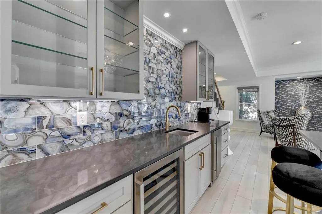 670 Mount Paran Road, Atlanta, Georgia 30327, 5 Bedrooms Bedrooms, ,4 BathroomsBathrooms,Residential,Sold,670 Mount Paran Road,7355332