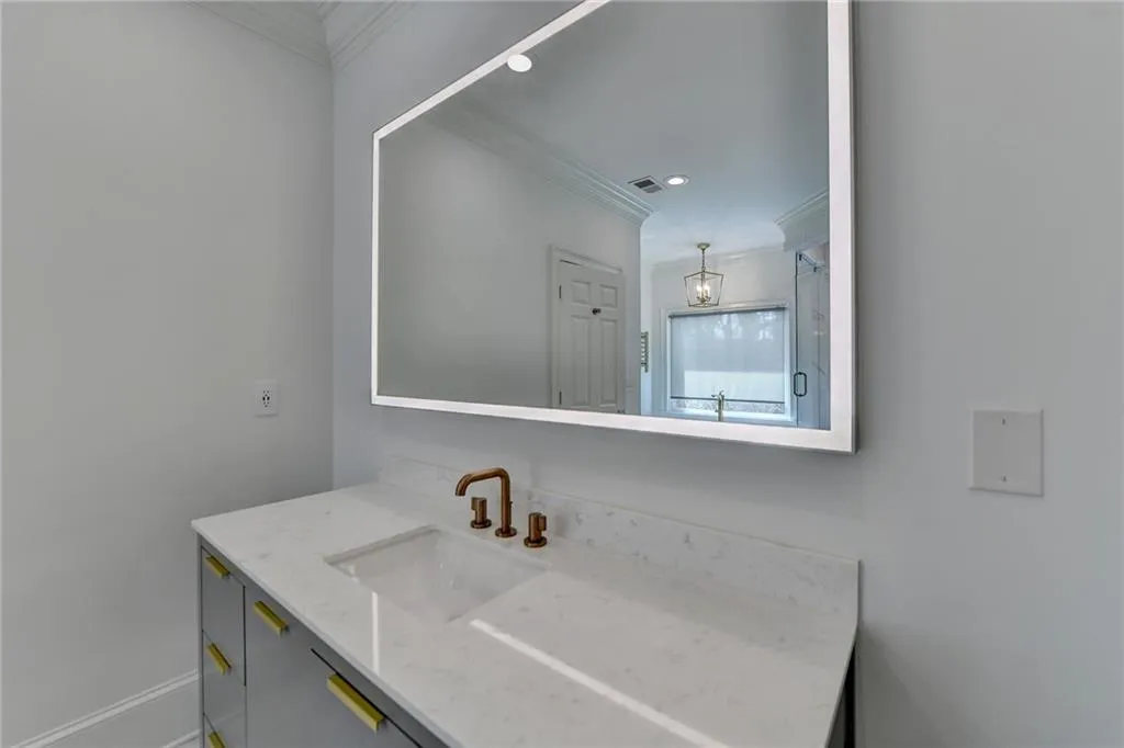 670 Mount Paran Road, Atlanta, Georgia 30327, 5 Bedrooms Bedrooms, ,4 BathroomsBathrooms,Residential,Sold,670 Mount Paran Road,7355332