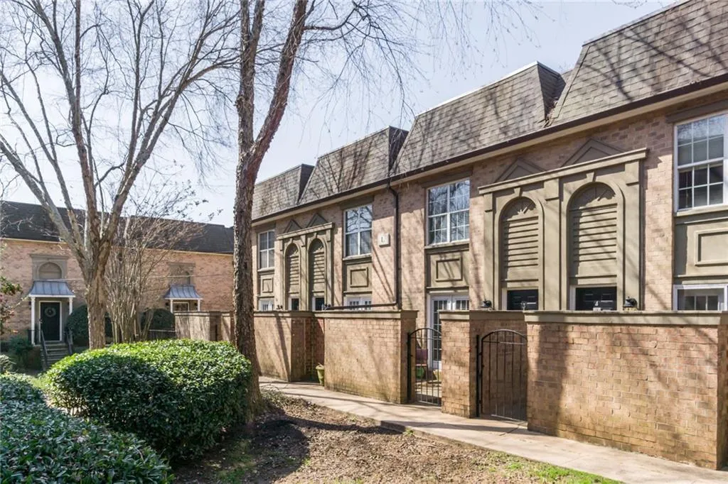 6980 Roswell Road Unit L3, Atlanta, Georgia 30328, 1 Bedroom Bedrooms, ,1 BathroomBathrooms,Residential,Sold,6980 Roswell Road Unit L3,6848750