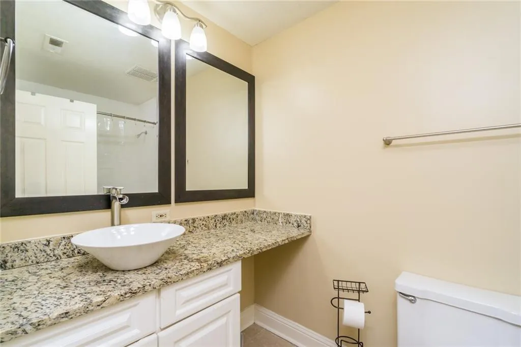 6980 Roswell Road Unit L3, Atlanta, Georgia 30328, 1 Bedroom Bedrooms, ,1 BathroomBathrooms,Residential,Sold,6980 Roswell Road Unit L3,6848750
