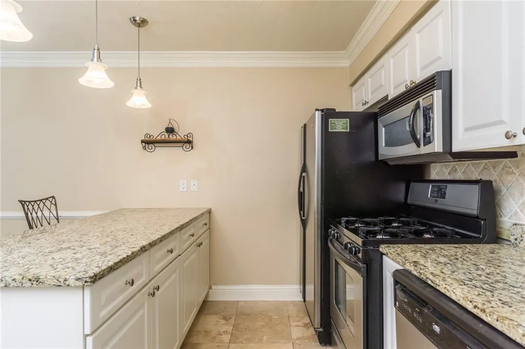 6980 Roswell Road Unit L3, Atlanta, Georgia 30328, 1 Bedroom Bedrooms, ,1 BathroomBathrooms,Residential,Sold,6980 Roswell Road Unit L3,6848750
