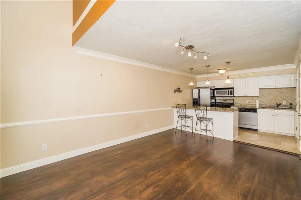 6980 Roswell Road Unit L3, Atlanta, Georgia 30328, 1 Bedroom Bedrooms, ,1 BathroomBathrooms,Residential,Sold,6980 Roswell Road Unit L3,6848750