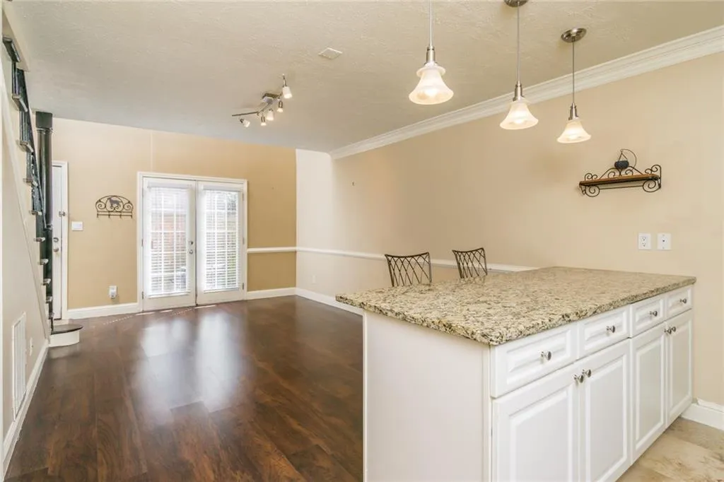 6980 Roswell Road Unit L3, Atlanta, Georgia 30328, 1 Bedroom Bedrooms, ,1 BathroomBathrooms,Residential,Sold,6980 Roswell Road Unit L3,6848750