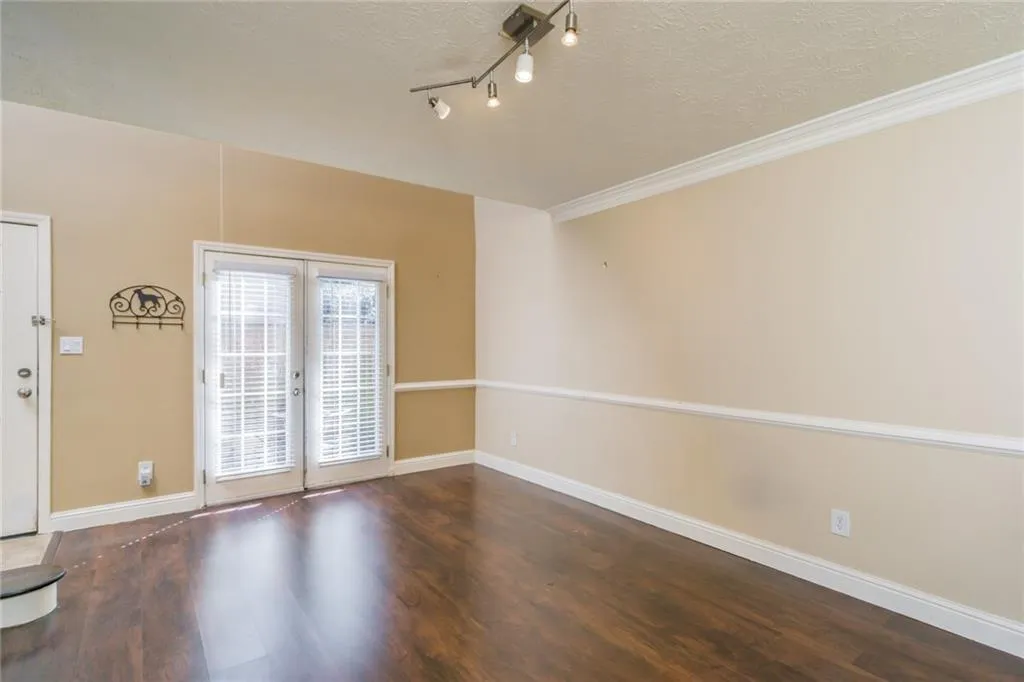 6980 Roswell Road Unit L3, Atlanta, Georgia 30328, 1 Bedroom Bedrooms, ,1 BathroomBathrooms,Residential,Sold,6980 Roswell Road Unit L3,6848750