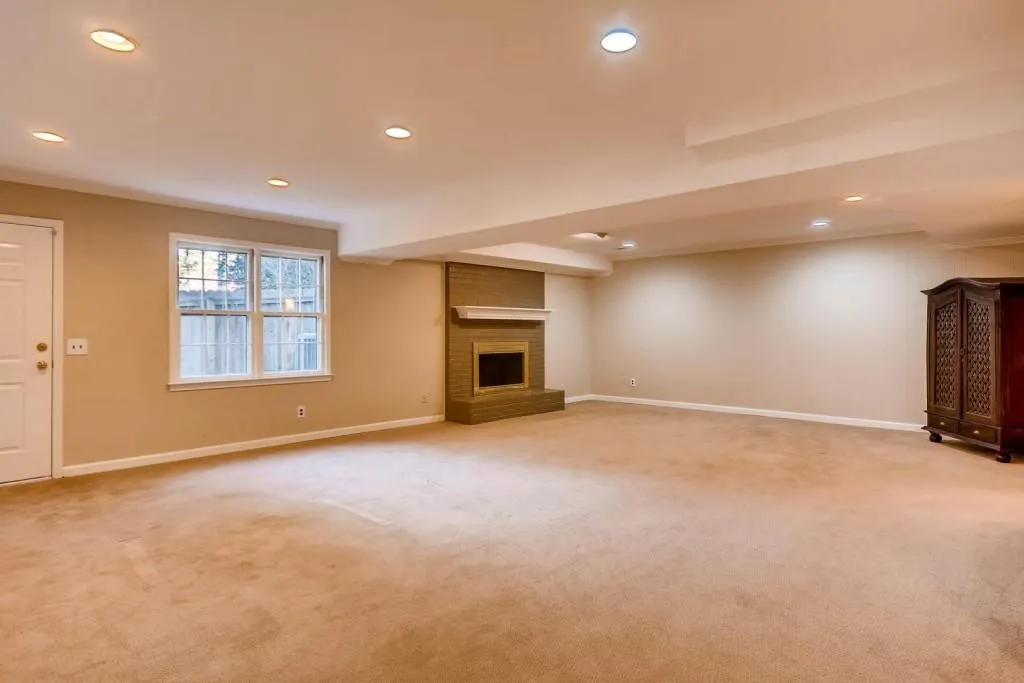 2365 Kimbrough Court, Sandy Springs, Georgia 30350, 4 Bedrooms Bedrooms, ,3 BathroomsBathrooms,Residential,Sold,2365 Kimbrough Court,5953247