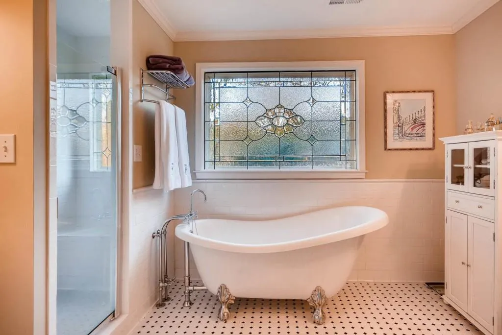 2365 Kimbrough Court, Sandy Springs, Georgia 30350, 4 Bedrooms Bedrooms, ,3 BathroomsBathrooms,Residential,Sold,2365 Kimbrough Court,5953247