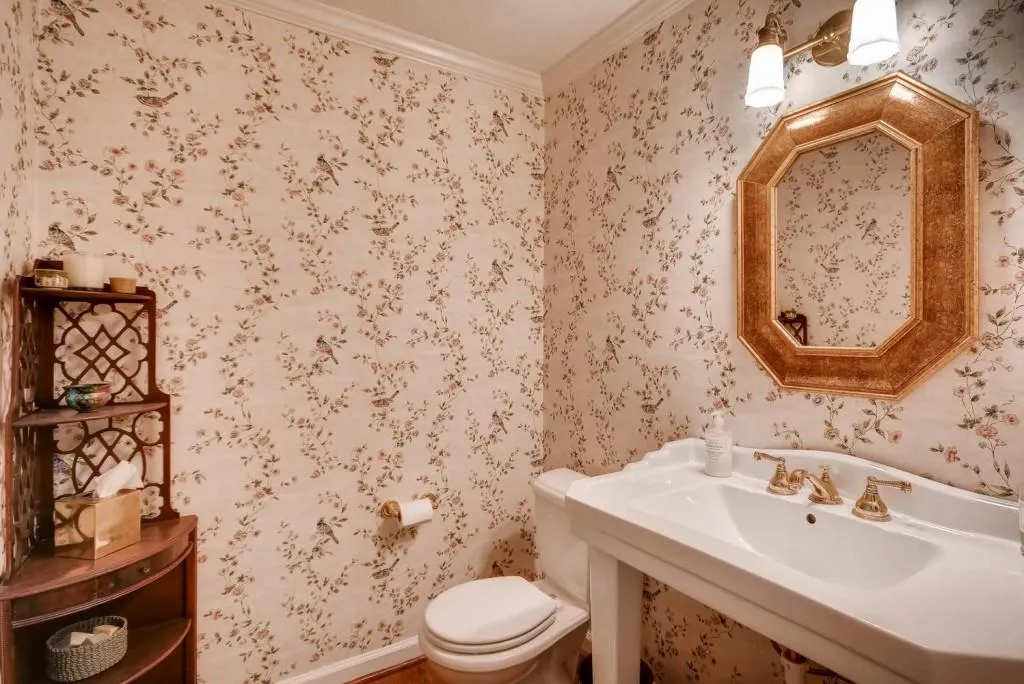 2365 Kimbrough Court, Sandy Springs, Georgia 30350, 4 Bedrooms Bedrooms, ,3 BathroomsBathrooms,Residential,Sold,2365 Kimbrough Court,5953247