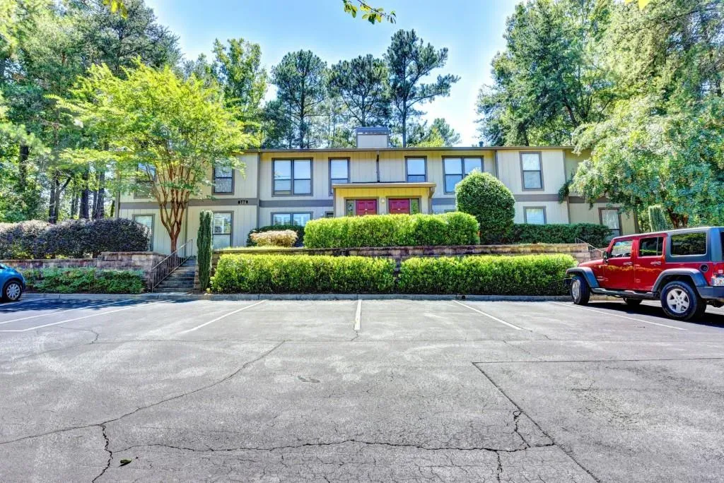 104 Woodcliff Drive, Sandy Springs, Georgia 30350, 2 Bedrooms Bedrooms, ,2 BathroomsBathrooms,Residential,Sold,104 Woodcliff Drive,5907984