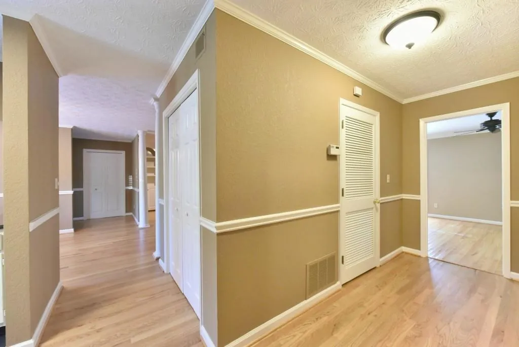 104 Woodcliff Drive, Sandy Springs, Georgia 30350, 2 Bedrooms Bedrooms, ,2 BathroomsBathrooms,Residential,Sold,104 Woodcliff Drive,5907984