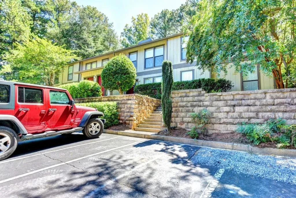 104 Woodcliff Drive, Sandy Springs, Georgia 30350, 2 Bedrooms Bedrooms, ,2 BathroomsBathrooms,Residential,Sold,104 Woodcliff Drive,5907984