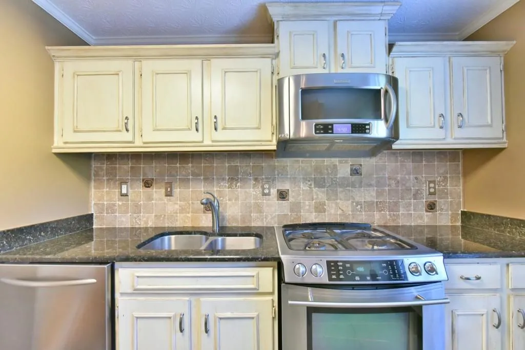 104 Woodcliff Drive, Sandy Springs, Georgia 30350, 2 Bedrooms Bedrooms, ,2 BathroomsBathrooms,Residential,Sold,104 Woodcliff Drive,5907984