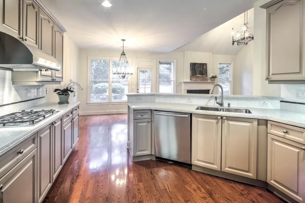 6330 Glen Oaks Lane, Atlanta, Georgia 30328, 4 Bedrooms Bedrooms, ,3 BathroomsBathrooms,Residential,Sold,6330 Glen Oaks Lane,5932101