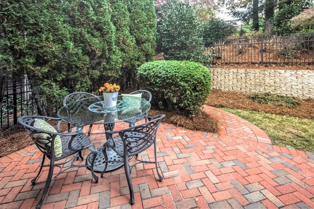 6330 Glen Oaks Lane, Atlanta, Georgia 30328, 4 Bedrooms Bedrooms, ,3 BathroomsBathrooms,Residential,Sold,6330 Glen Oaks Lane,5932101