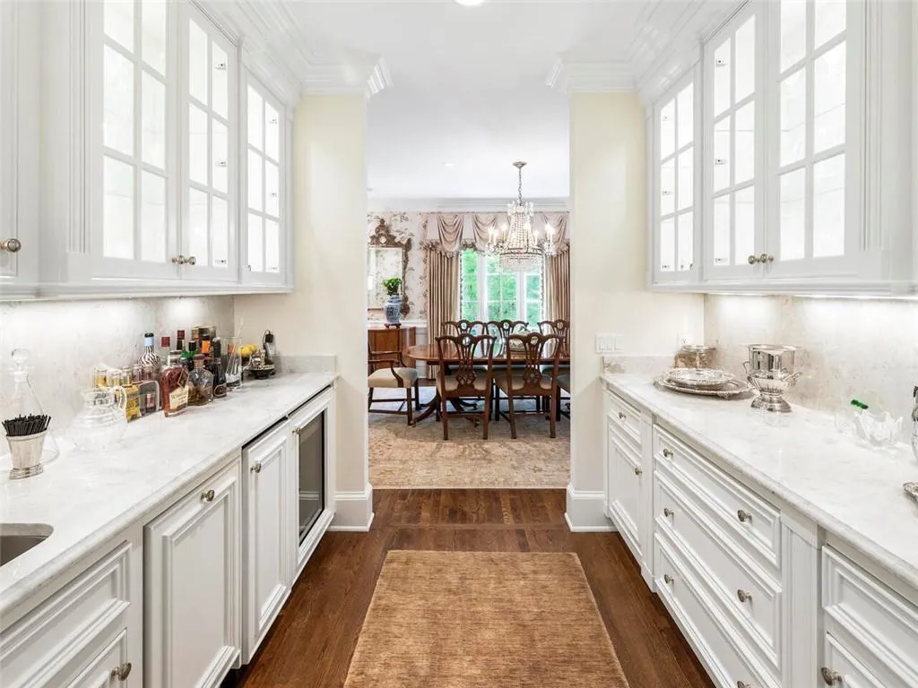 925 Reds Ridge Court, Atlanta, Georgia 30327, 5 Bedrooms Bedrooms, ,6 BathroomsBathrooms,Residential,Sold,925 Reds Ridge Court,6885187