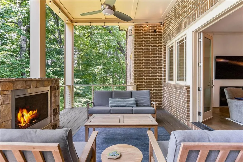 933 Altamira Lane, Sandy Springs, Georgia 30350, 4 Bedrooms Bedrooms, ,4 BathroomsBathrooms,Residential,Sold,933 Altamira Lane,7417180 933 Altamira Lane, Sandy Springs, Georgia 30350, 4 Bedrooms Bedrooms, ,4 BathroomsBathrooms,Residential,Sold,933 Altamira Lane,7417180