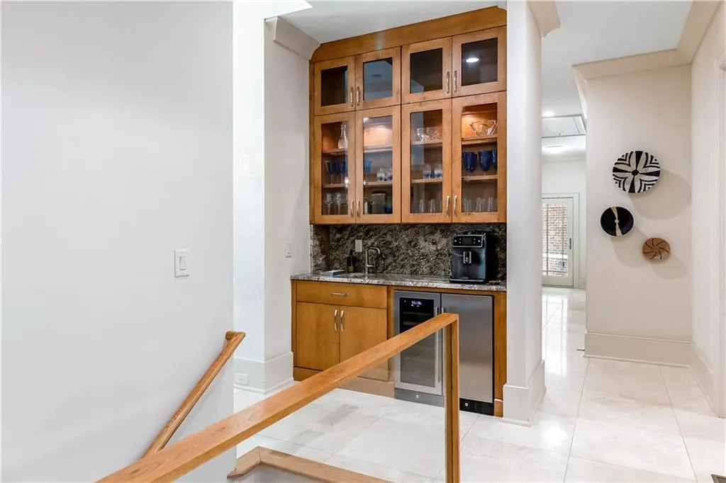 933 Altamira Lane, Sandy Springs, Georgia 30350, 4 Bedrooms Bedrooms, ,4 BathroomsBathrooms,Residential,Sold,933 Altamira Lane,7417180 933 Altamira Lane, Sandy Springs, Georgia 30350, 4 Bedrooms Bedrooms, ,4 BathroomsBathrooms,Residential,Sold,933 Altamira Lane,7417180