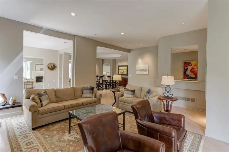 210 N Chambord Drive Nw, Atlanta, Georgia 30327, 6 Bedrooms Bedrooms, ,6 BathroomsBathrooms,Residential,Sold,210 N Chambord Drive Nw,5989590