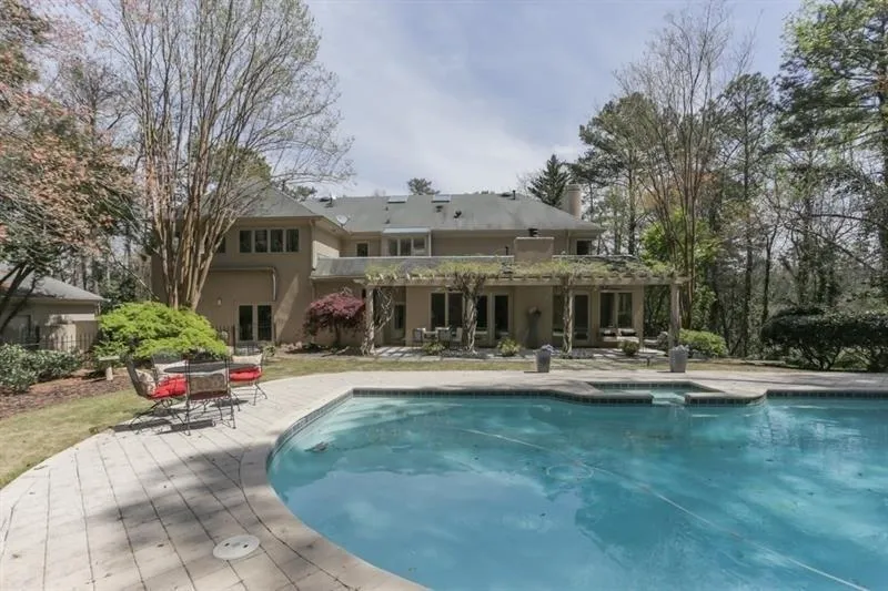 210 N Chambord Drive Nw, Atlanta, Georgia 30327, 6 Bedrooms Bedrooms, ,6 BathroomsBathrooms,Residential,Sold,210 N Chambord Drive Nw,5989590