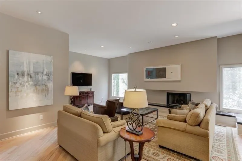 210 N Chambord Drive Nw, Atlanta, Georgia 30327, 6 Bedrooms Bedrooms, ,6 BathroomsBathrooms,Residential,Sold,210 N Chambord Drive Nw,5989590