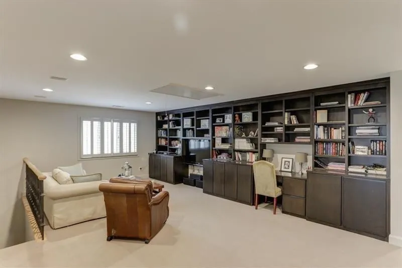 210 N Chambord Drive Nw, Atlanta, Georgia 30327, 6 Bedrooms Bedrooms, ,6 BathroomsBathrooms,Residential,Sold,210 N Chambord Drive Nw,5989590