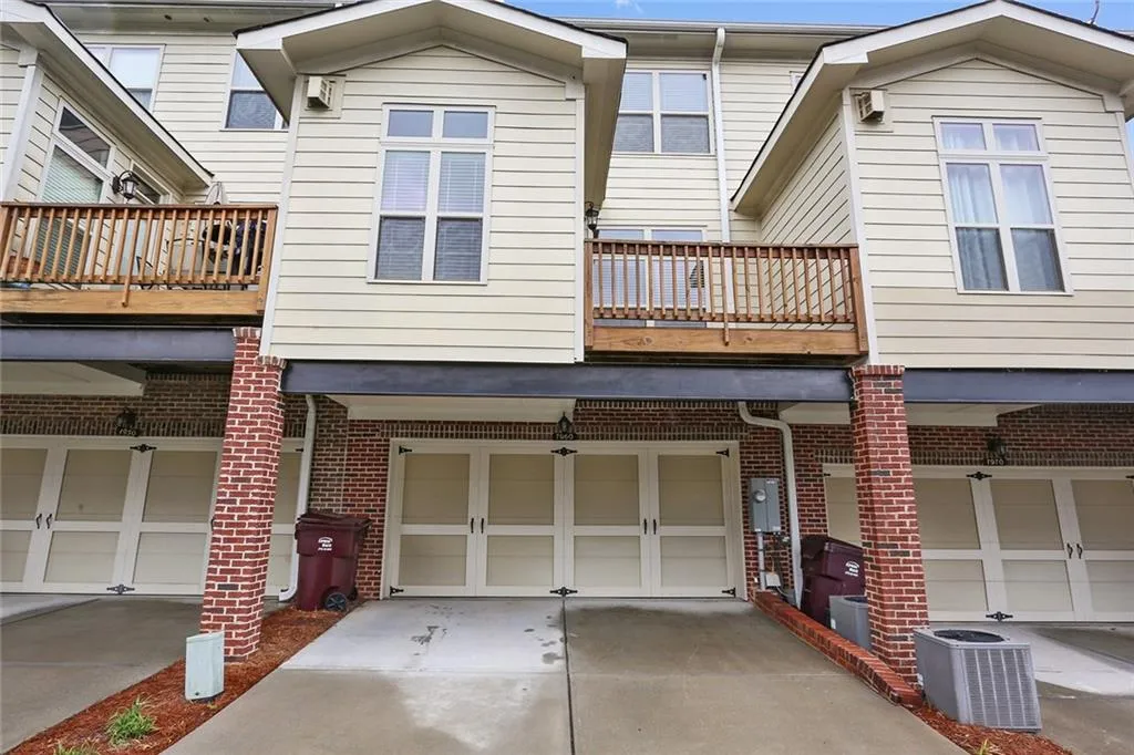 7960 Highland Bluff Unit 352, Atlanta, Georgia 30328, 3 Bedrooms Bedrooms, ,3 BathroomsBathrooms,Residential,Sold,7960 Highland Bluff Unit 352,5844942