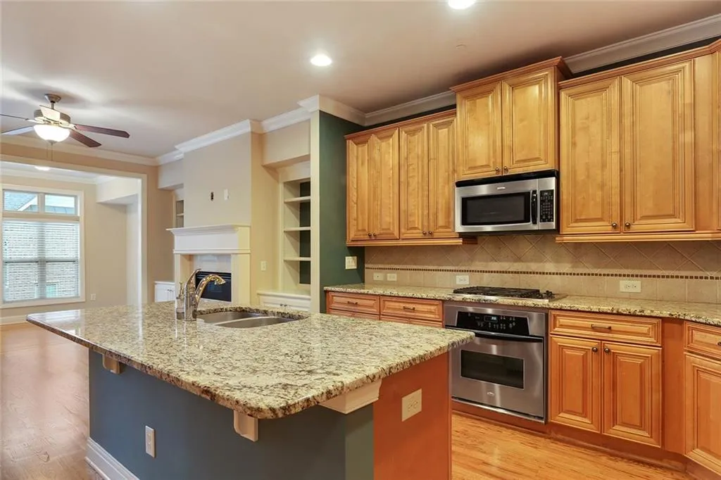 7960 Highland Bluff Unit 352, Atlanta, Georgia 30328, 3 Bedrooms Bedrooms, ,3 BathroomsBathrooms,Residential,Sold,7960 Highland Bluff Unit 352,5844942